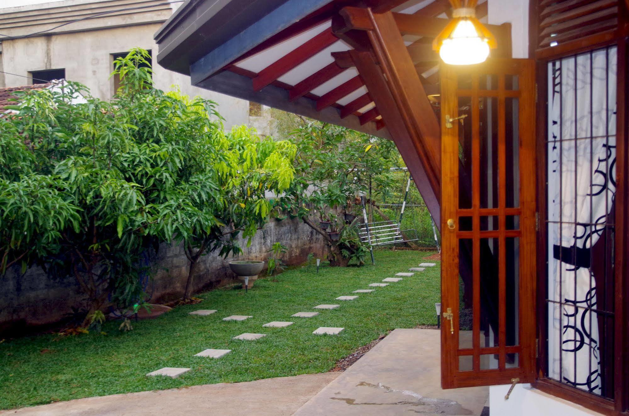 The Hermitage Negombo Kurana Katunayaka Exterior photo